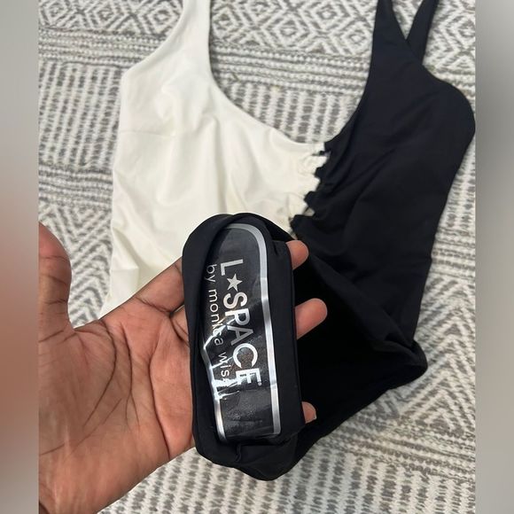 L SPACE SOLSTICE ONE PIECE SWIMSUIT - Picture 4 of 9